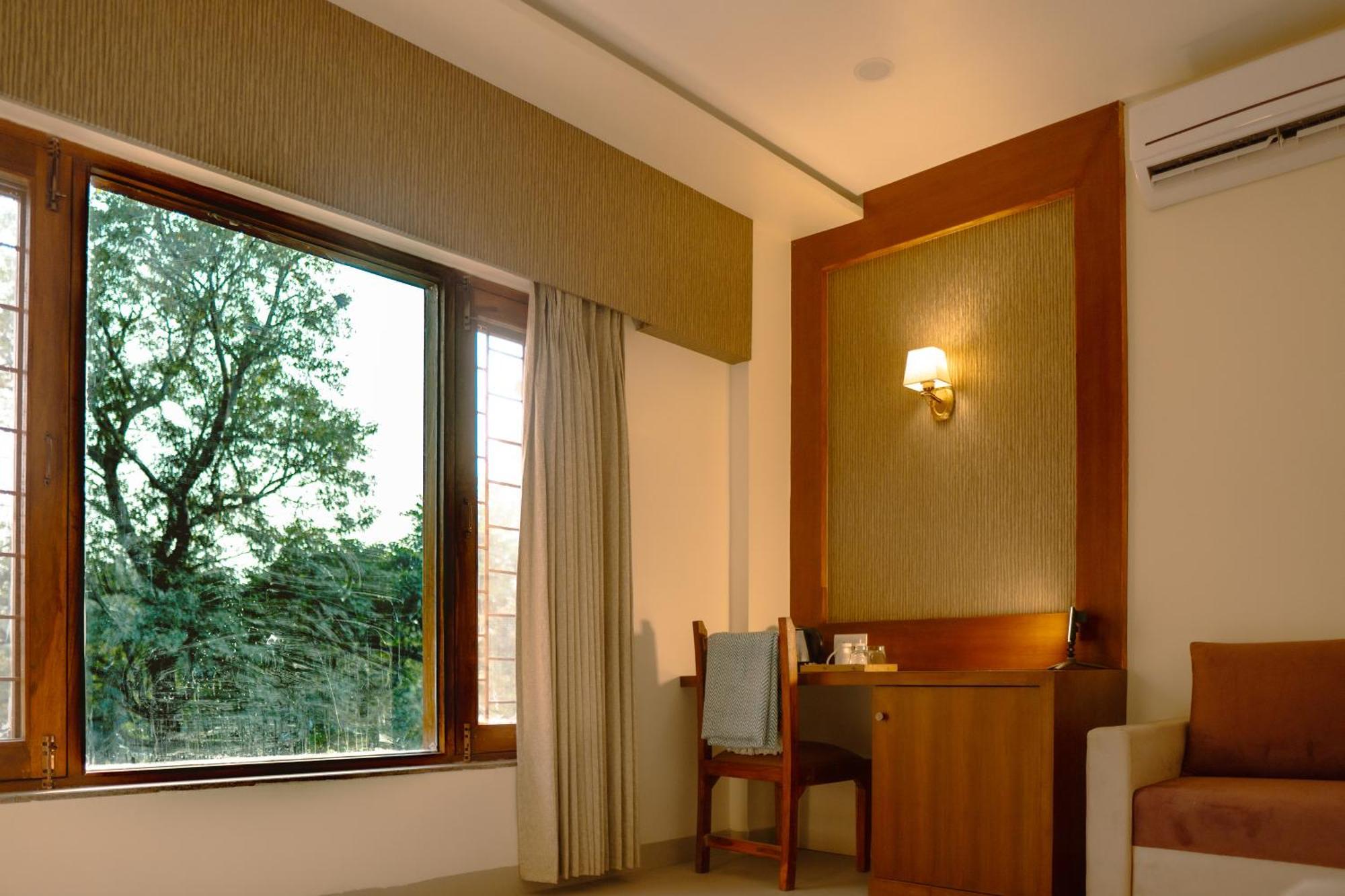 Hotel Ananda Kashi Varanasi Exterior foto